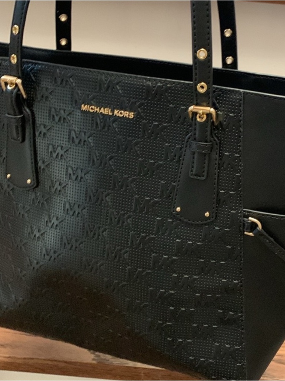 MK Logo Tote 🖤 Embossed Voyager Patent Leather